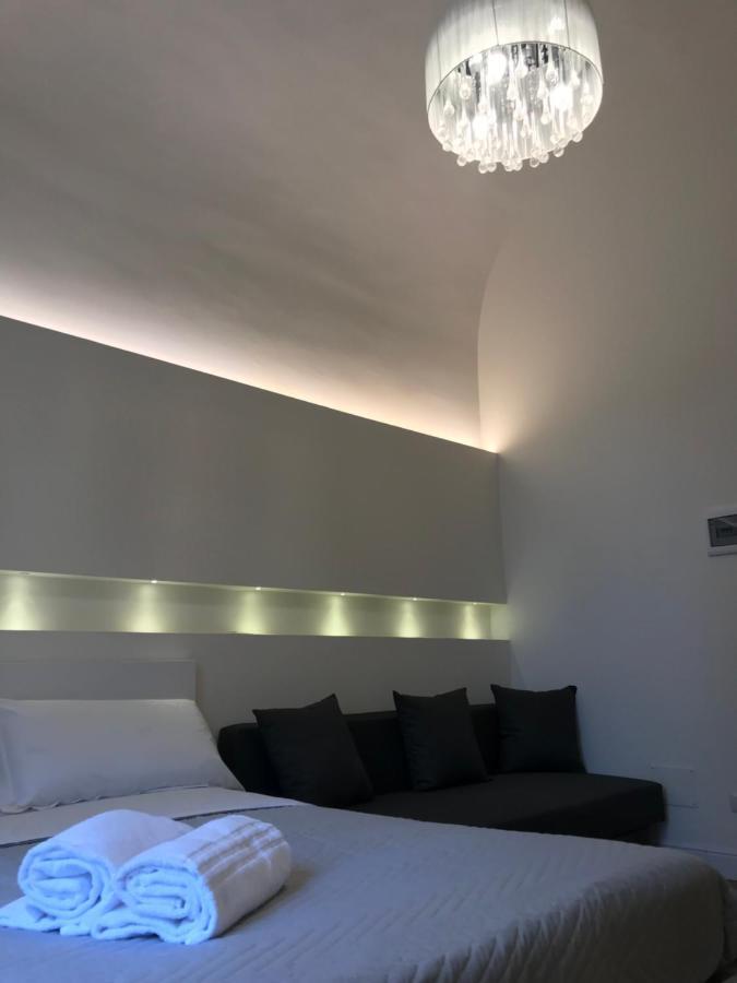 Motta Palace Apartments & Rooms Мотта-Сант'Анастазия Экстерьер фото