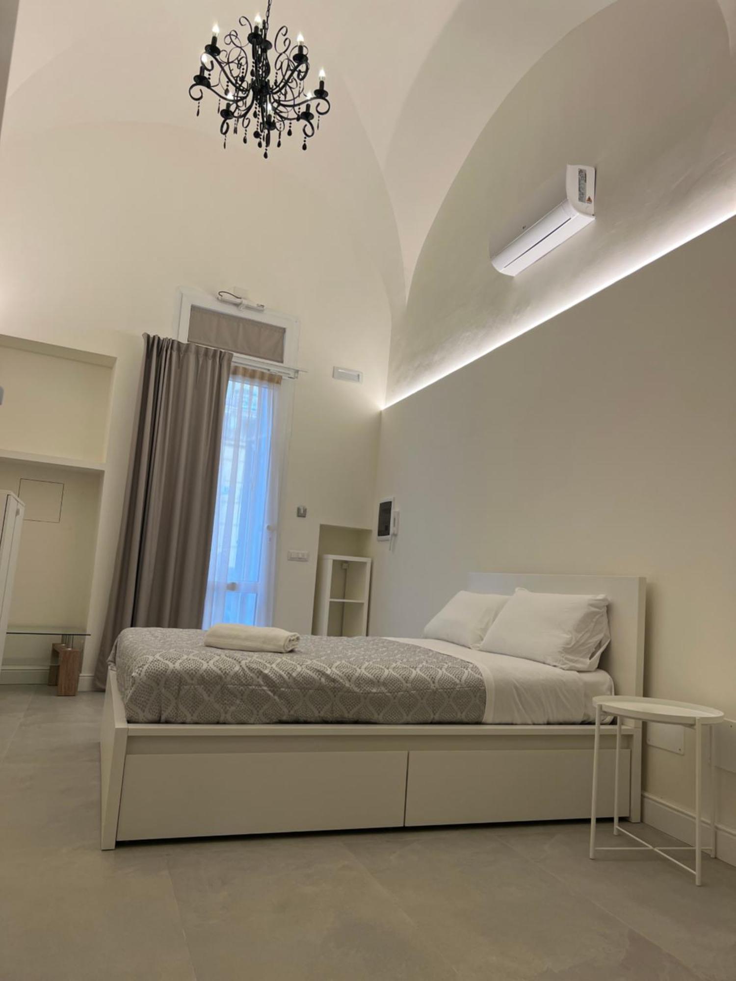 Motta Palace Apartments & Rooms Мотта-Сант'Анастазия Экстерьер фото
